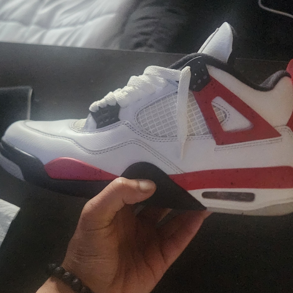 Jordan 4 retro red cement men 9.5